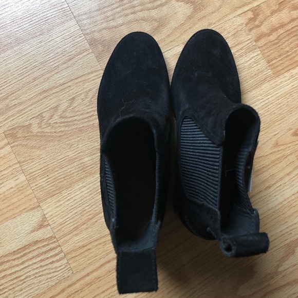 Ugg booties black suede comfy sz:7 Slip on casual - Picture 6 of 7